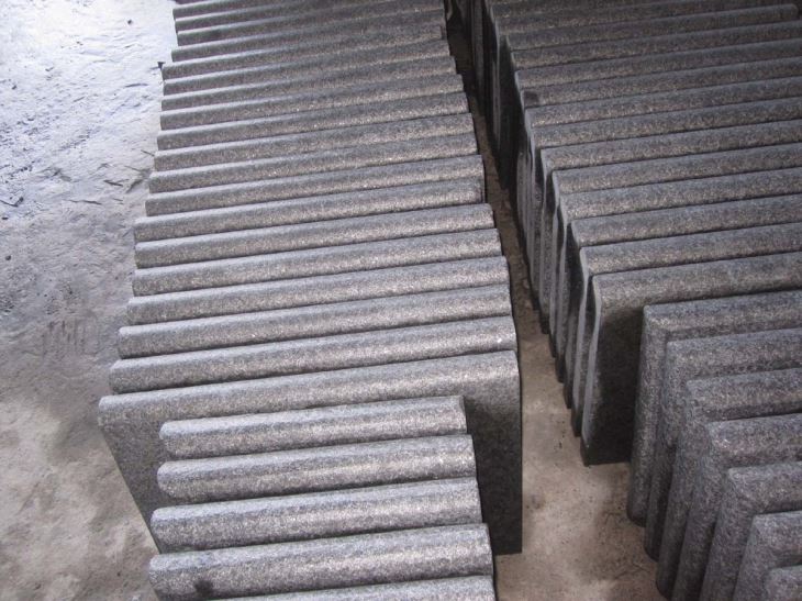 China Black Pearl G684 Flamed Granite Tile For Pool Coping